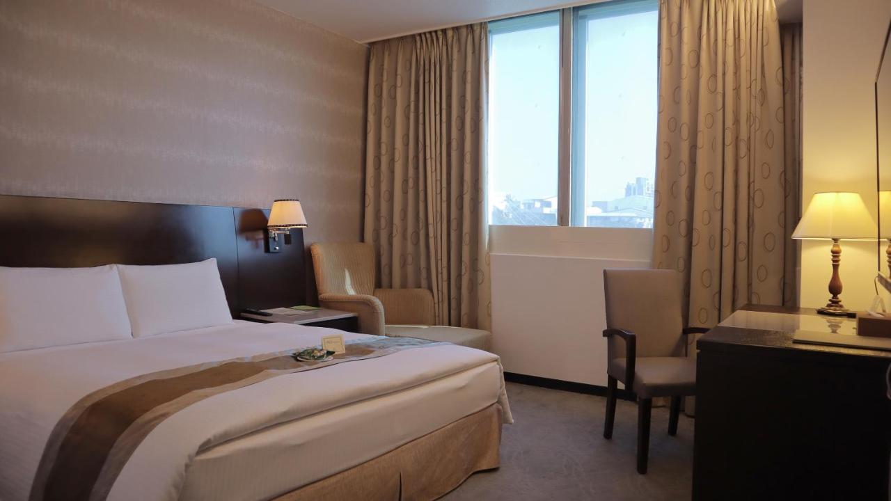 Ho Fong Business Stay Fengyuan Exterior foto