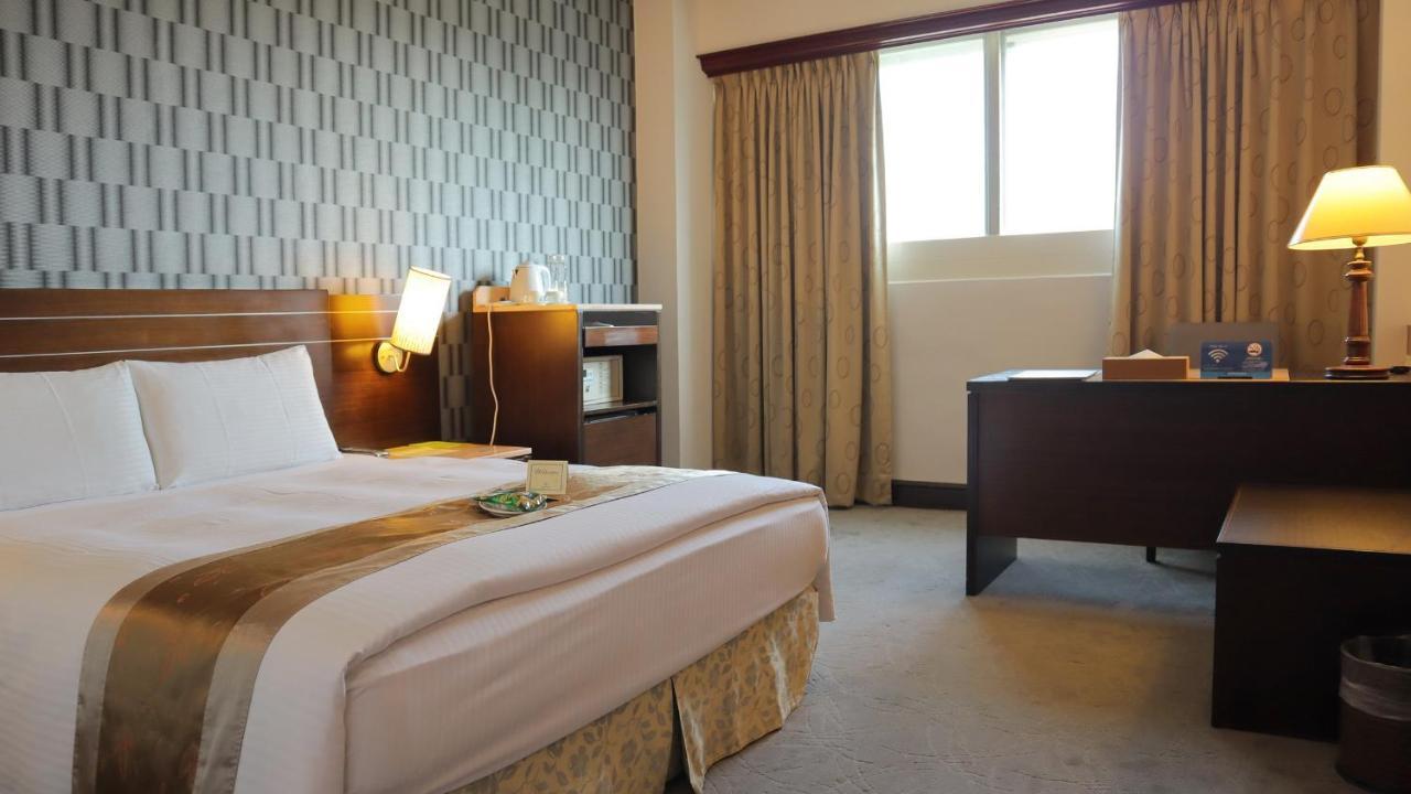 Ho Fong Business Stay Fengyuan Exterior foto