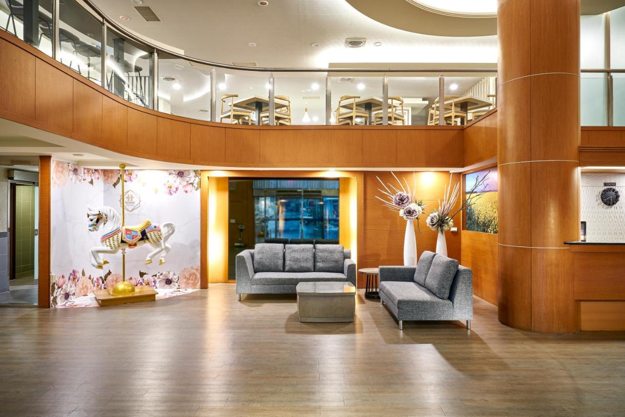 Ho Fong Business Stay Fengyuan Exterior foto
