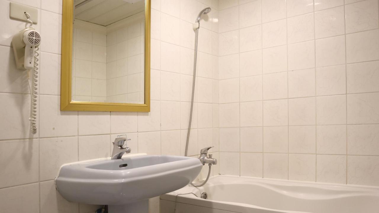 Ho Fong Business Stay Fengyuan Exterior foto