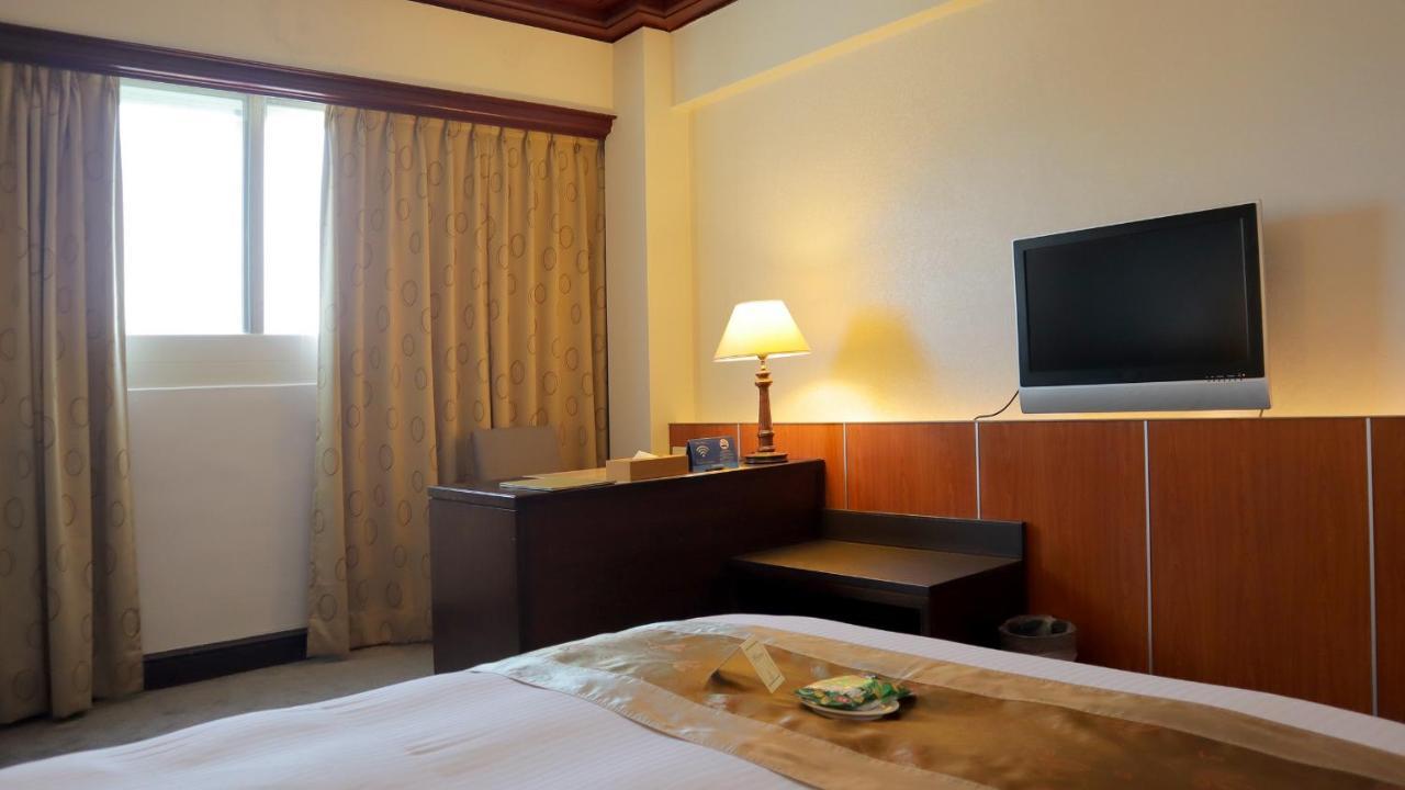 Ho Fong Business Stay Fengyuan Exterior foto