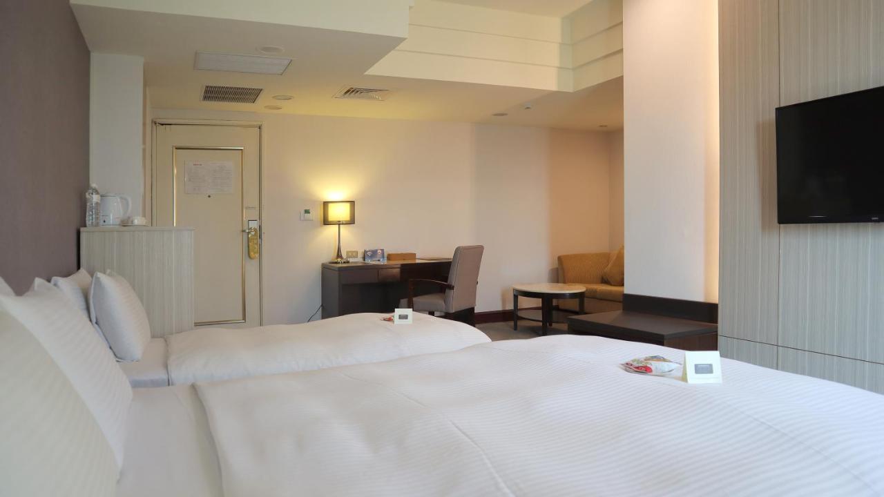 Ho Fong Business Stay Fengyuan Exterior foto