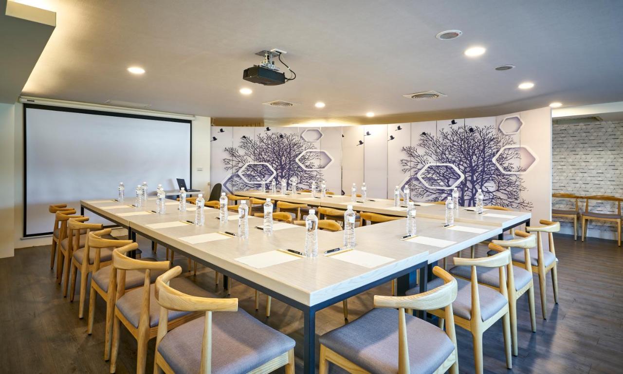 Ho Fong Business Stay Fengyuan Exterior foto