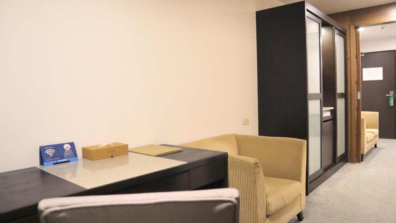 Ho Fong Business Stay Fengyuan Exterior foto