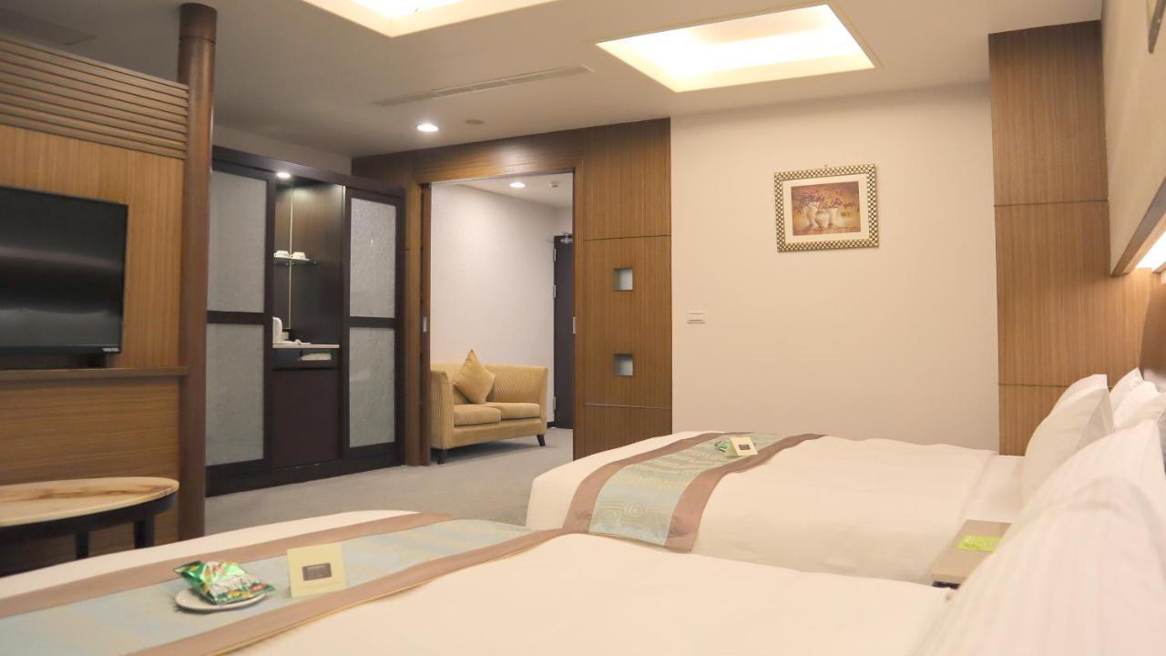 Ho Fong Business Stay Fengyuan Exterior foto